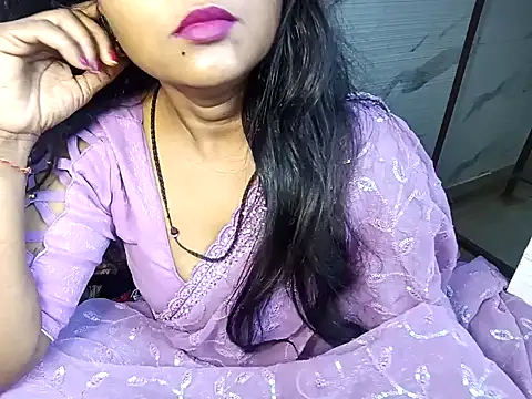 Snapshot of Muktha chatting on 01/11/25, 03:55 Muktha online show from 01/11/25, 03:55