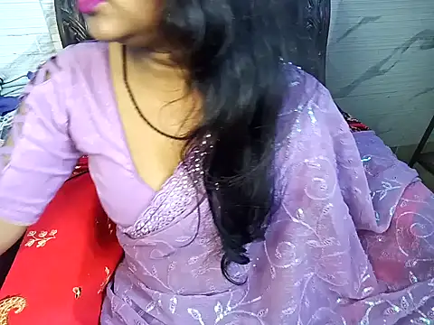 Snapshot of Muktha chatting on 01/13/25, 05:12 Muktha online show from 01/13/25, 05:12