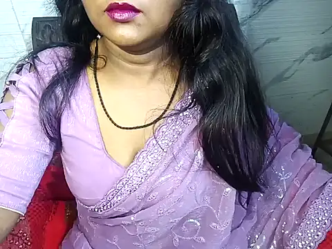 Snapshot of Muktha chatting on 01/14/25, 03:11 Muktha online show from 01/14/25, 03:11
