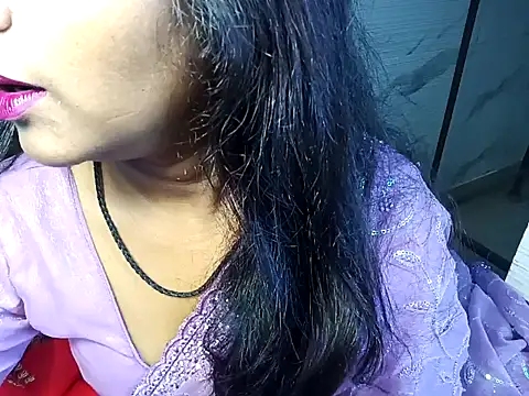 Snapshot of Muktha chatting on 01/17/25, 03:00 Muktha online show from 01/17/25, 03:00