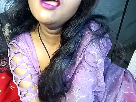 Snapshot of Muktha chatting on 01/18/25, 02:03 Muktha online show from 01/18/25, 02:03