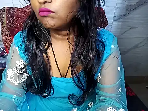 Snapshot of Muktha chatting on 01/23/25, 06:03 Muktha online show from 01/23/25, 06:03