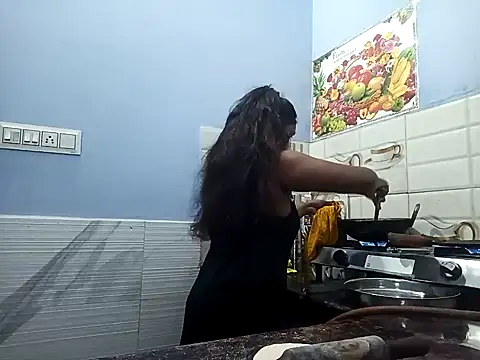 Snapshot of Muktha chatting on 01/25/25, 02:58 Muktha online show from 01/25/25, 02:58