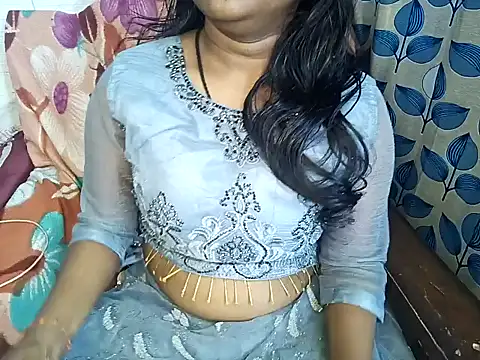 Snapshot of Muktha chatting on 01/30/25, 03:08 Muktha online show from 01/30/25, 03:08