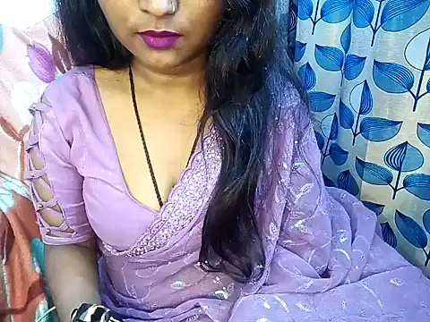 Snapshot of Muktha chatting on 02/04/25, 02:32 Muktha online show from 02/04/25, 02:32