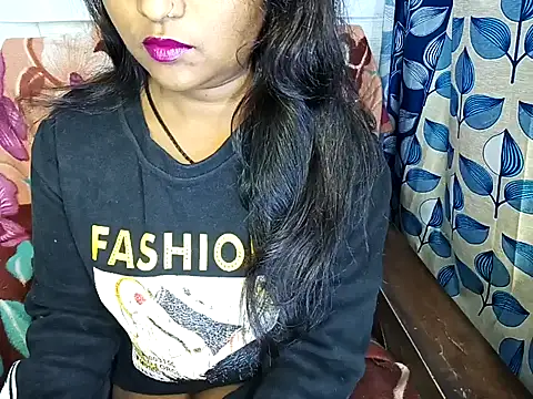 Snapshot of Muktha chatting on 02/07/25, 03:12 Muktha online show from 02/07/25, 03:12