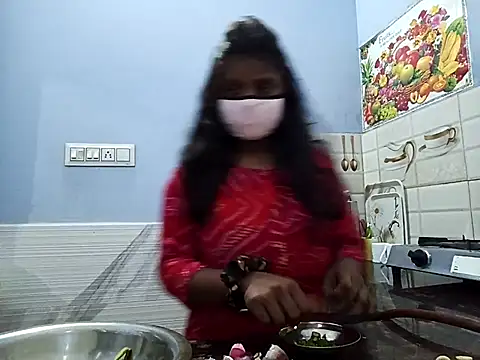 Snapshot of Muktha chatting on 02/11/25, 03:18 Muktha online show from 02/11/25, 03:18