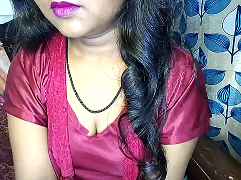 Snapshot of Muktha chatting on 02/13/25, 02:20 Muktha online show from 02/13/25, 02:20