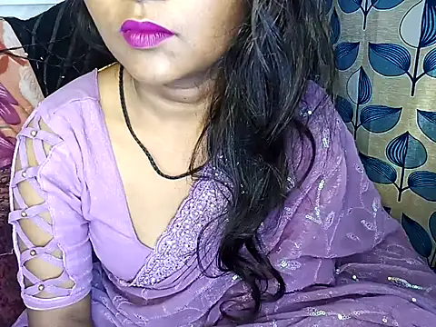 Snapshot of Muktha chatting on 02/13/25, 05:22 Muktha online show from 02/13/25, 05:22
