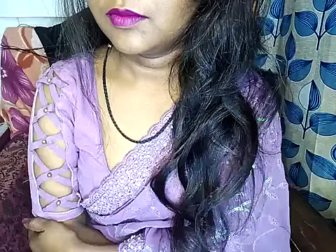 Snapshot of Muktha chatting on 02/14/25, 01:23 Muktha online show from 02/14/25, 01:23