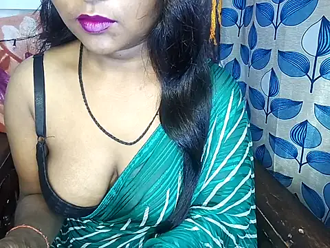 Snapshot of Muktha chatting on 02/19/25, 11:04 Muktha online show from 02/19/25, 11:04