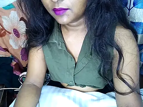 Snapshot of Muktha chatting on 03/23/25, 07:53 Muktha online show from 03/23/25, 07:53