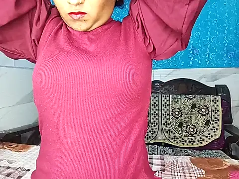Snapshot of Muktha chatting on 09/12/25, 02:50 Muktha online show from 09/12/25, 02:50