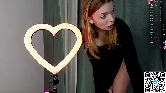 ElswythDecoursey online show from 02/22/25, 05:13