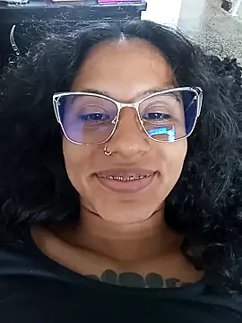 Snapshot of Karii-R chatting on 11/12/25, 12:38 Karii-R online show from 11/12/25, 12:38