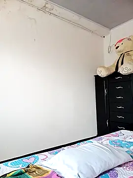 Snapshot of Karii-R chatting on 11/13/25, 06:51 Karii-R online show from 11/13/25, 06:51