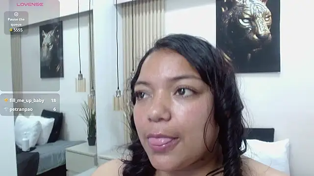 virtual charm online show from 01/10/25, 08:15