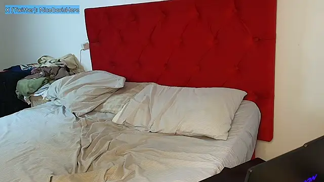 NicoDavisHere online show from 07/08/26, 08:24