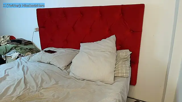 NicoDavisHere online show from 07/11/26, 11:50