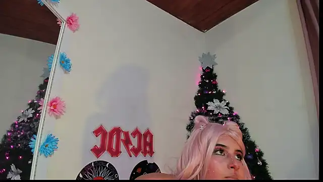 Snapshot of _dahian14_ chatting on 12/27/24, 10:12  dahian14  online show from 12/27/24, 10:12