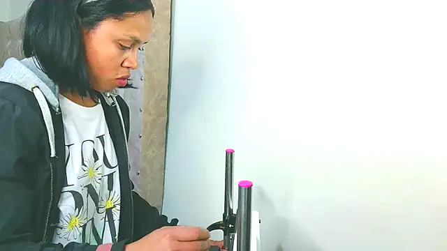 Samary thomas online show from 10/07/25, 01:14