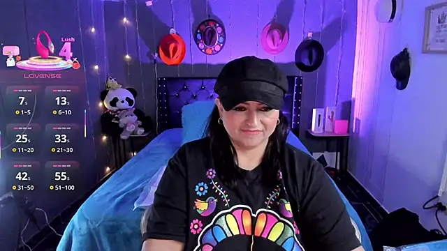 Snapshot of Ivonnee__ chatting on 11/30/25, 11:42 Ivonnee online show from 11/30/25, 11:42