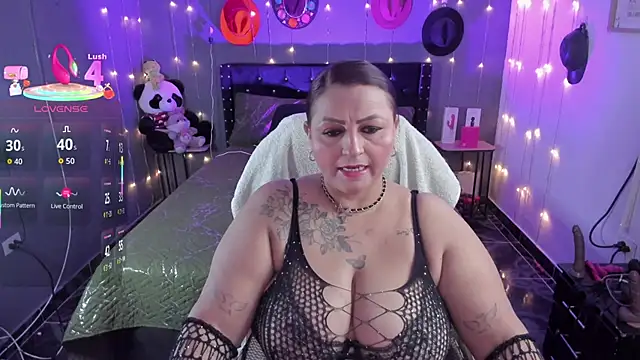 Snapshot of Ivonnee__ chatting on 01/16/26, 03:10 Ivonnee online show from 01/16/26, 03:10