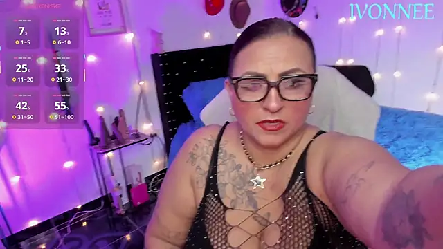 Snapshot of Ivonnee__ chatting on 02/03/26, 03:37 Ivonnee online show from 02/03/26, 03:37