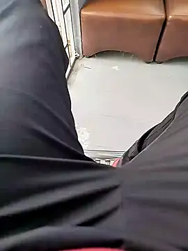 Snapshot of xxierra chatting on 12/18/24, 06:03 xxierra online show from 12/18/24, 06:03