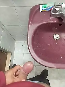 Snapshot of xxierra chatting on 12/18/24, 09:08 xxierra online show from 12/18/24, 09:08