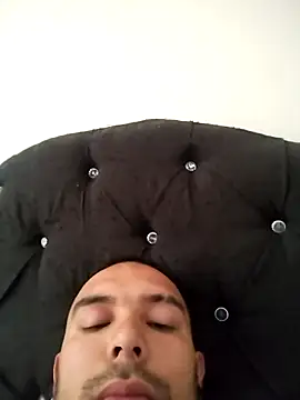 Snapshot of xxierra chatting on 02/03/25, 11:31 xxierra online show from 02/03/25, 11:31