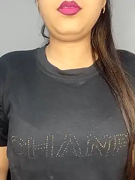 Shanaya Hotty online show from 10/14/25, 09:15