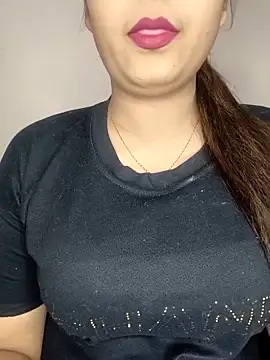 Shanaya Hotty online show from 11/23/25, 07:46