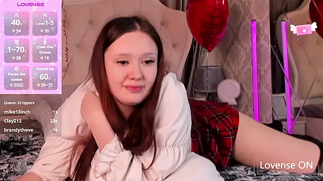 MiriaamWhite online show from 02/11/25, 12:05