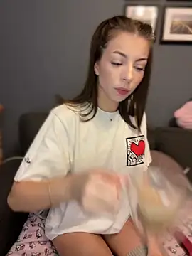 Mia Ethan online show from 12/03/24, 07:43
