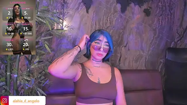 Snapshot of Alahia_Dangelo chatting on 12/14/25, 02:22 Alahia Dangelo online show from 12/14/25, 02:22