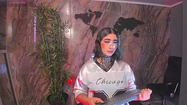 Alahia Dangelo online show from 04/25/26, 02:14