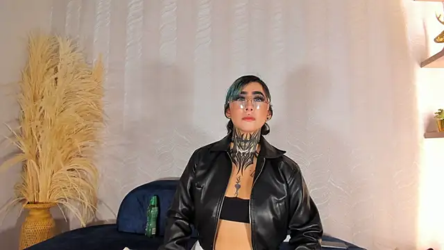 Alahia Dangelo online show from 05/27/26, 05:43