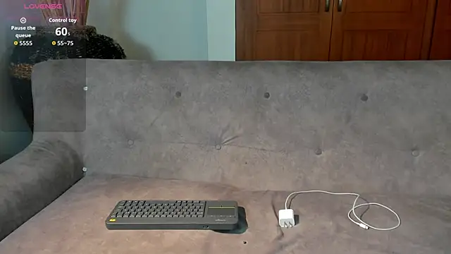  maria foxx  online show from 11/08/25, 08:40