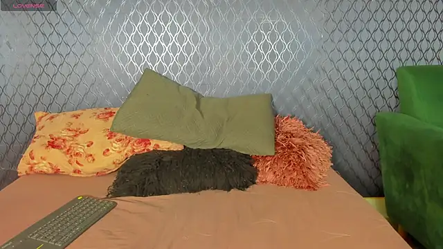  maria foxx  online show from 11/21/25, 06:28