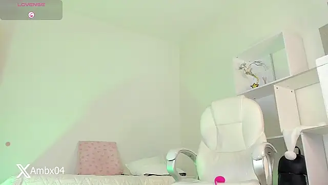 Snapshot of ambx04_ chatting on 12/02/25, 01:39 ambx04 online show from 12/02/25, 01:39