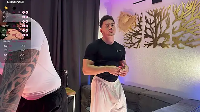 Snapshot of Justin_Hardy chatting on 10/29/25, 09:38 Justin Hardy online show from 10/29/25, 09:38