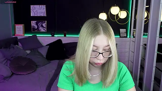 Annabelle Art online show from 12/23/24, 06:22