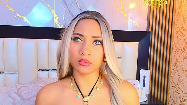 Snapshot of SofiaLaurents chatting on 10/04/25, 01:09 SofiaLaurents online show from 10/04/25, 01:09