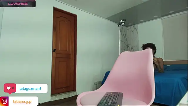 tataguzman1 online show from 10/23/25, 12:04