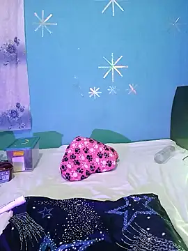 Snapshot of dulcesilvana10 chatting on 12/19/24, 11:03 dulcesilvana10 online show from 12/19/24, 11:03