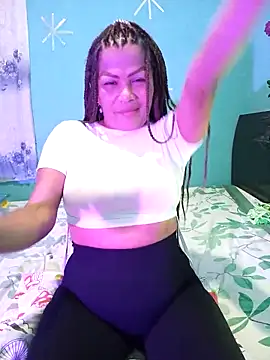 Snapshot of dulcesilvana10 chatting on 12/29/24, 01:02 dulcesilvana10 online show from 12/29/24, 01:02