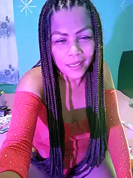 Snapshot of dulcesilvana10 chatting on 12/31/24, 12:32 dulcesilvana10 online show from 12/31/24, 12:32