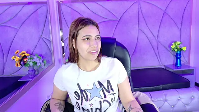 Snapshot of Tammy_Blackk chatting on 10/15/25, 03:17 Tammy Blackk online show from 10/15/25, 03:17