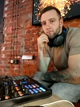 serjdj90 online show from 12/13/25, 08:47